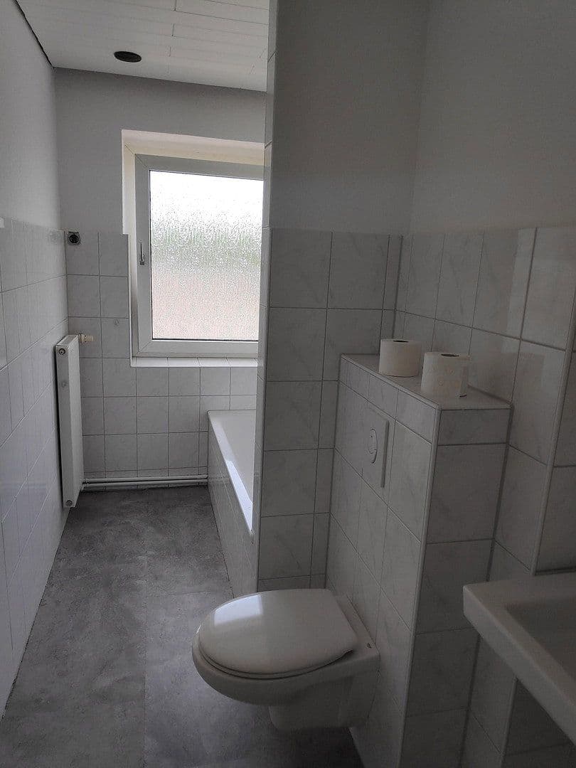 Pronájem bytu 3+1 82 m², Thüringer Str. 29a, Oberhausen, Severní Porýní-Vestfálsko Pronájem bytu 3+1 82 m², Thüringer Str. 29a, Oberhausen, Severní Porýní-Vestfálsko