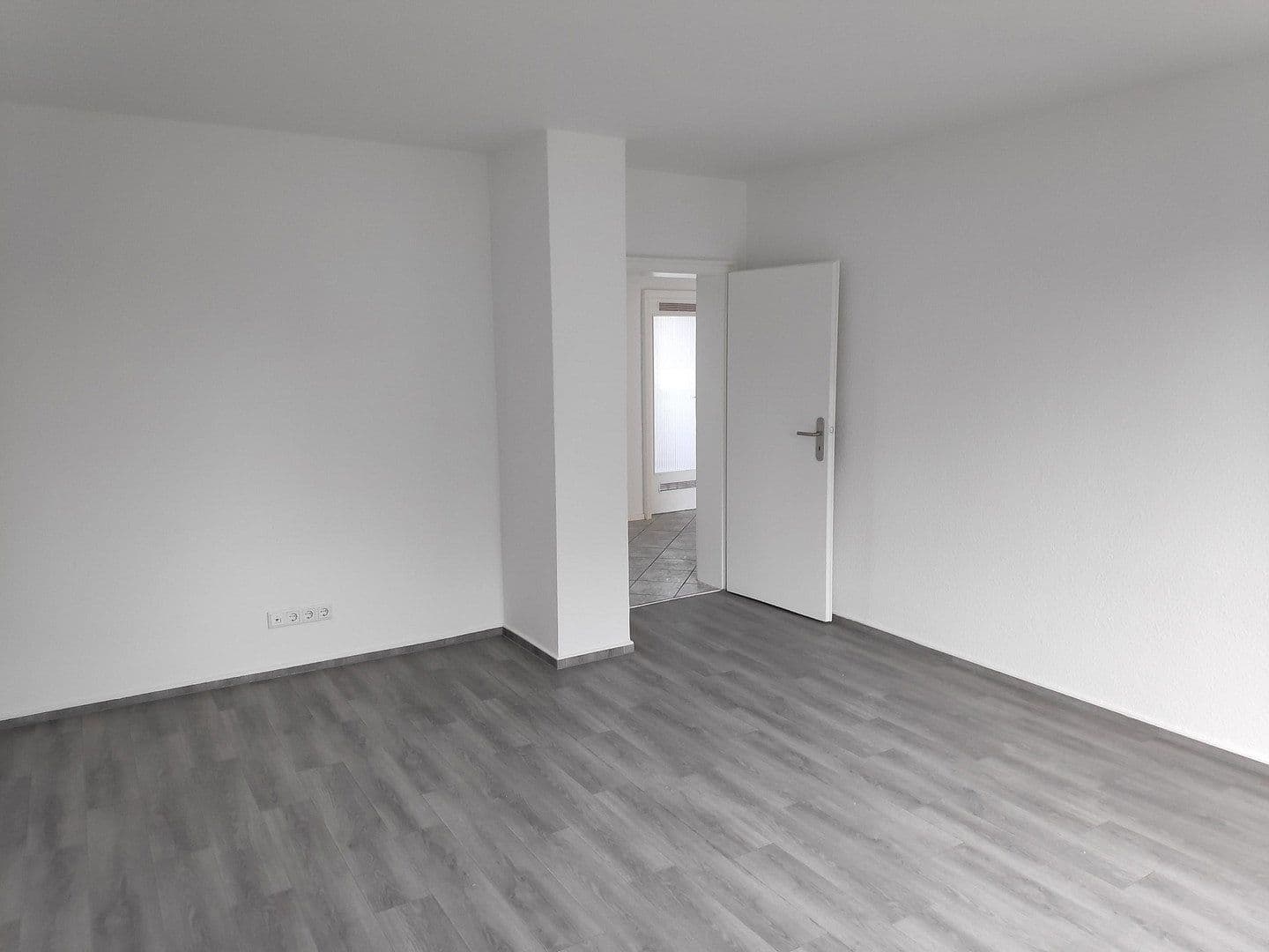 Pronájem bytu 3+1 82 m², Thüringer Str. 29a, Oberhausen, Severní Porýní-Vestfálsko Pronájem bytu 3+1 82 m², Thüringer Str. 29a, Oberhausen, Severní Porýní-Vestfálsko