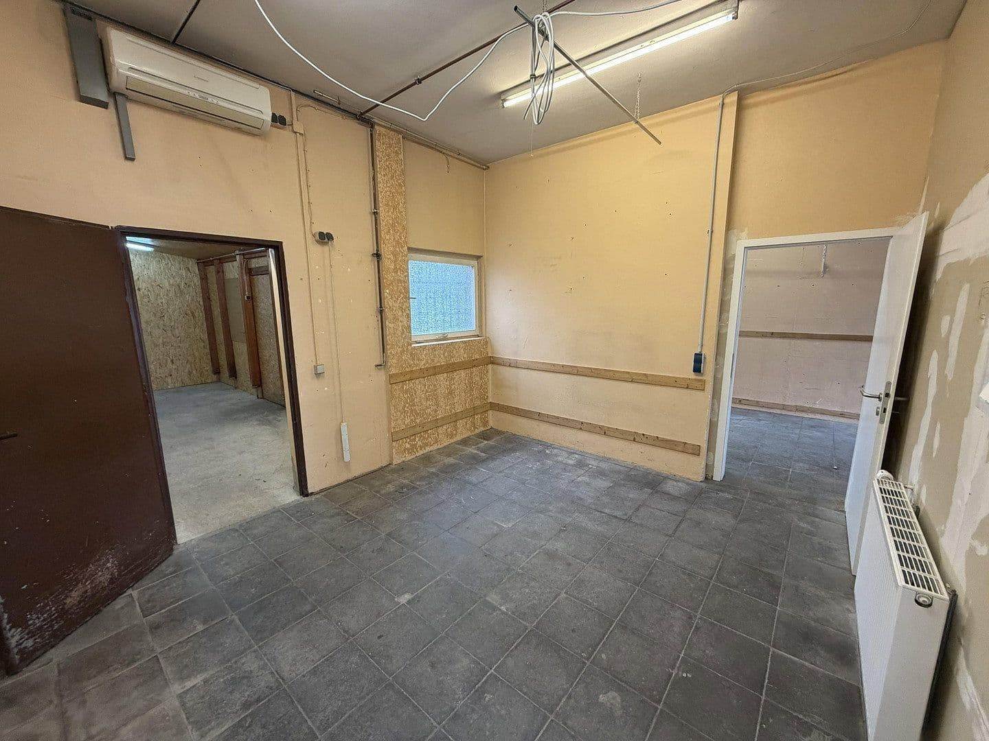 Pronájem kanceláře 172 m², Ziegelsteinstraße 30, Nürnberg, Bavorsko Pronájem kanceláře 172 m², Ziegelsteinstraße 30, Nürnberg, Bavorsko