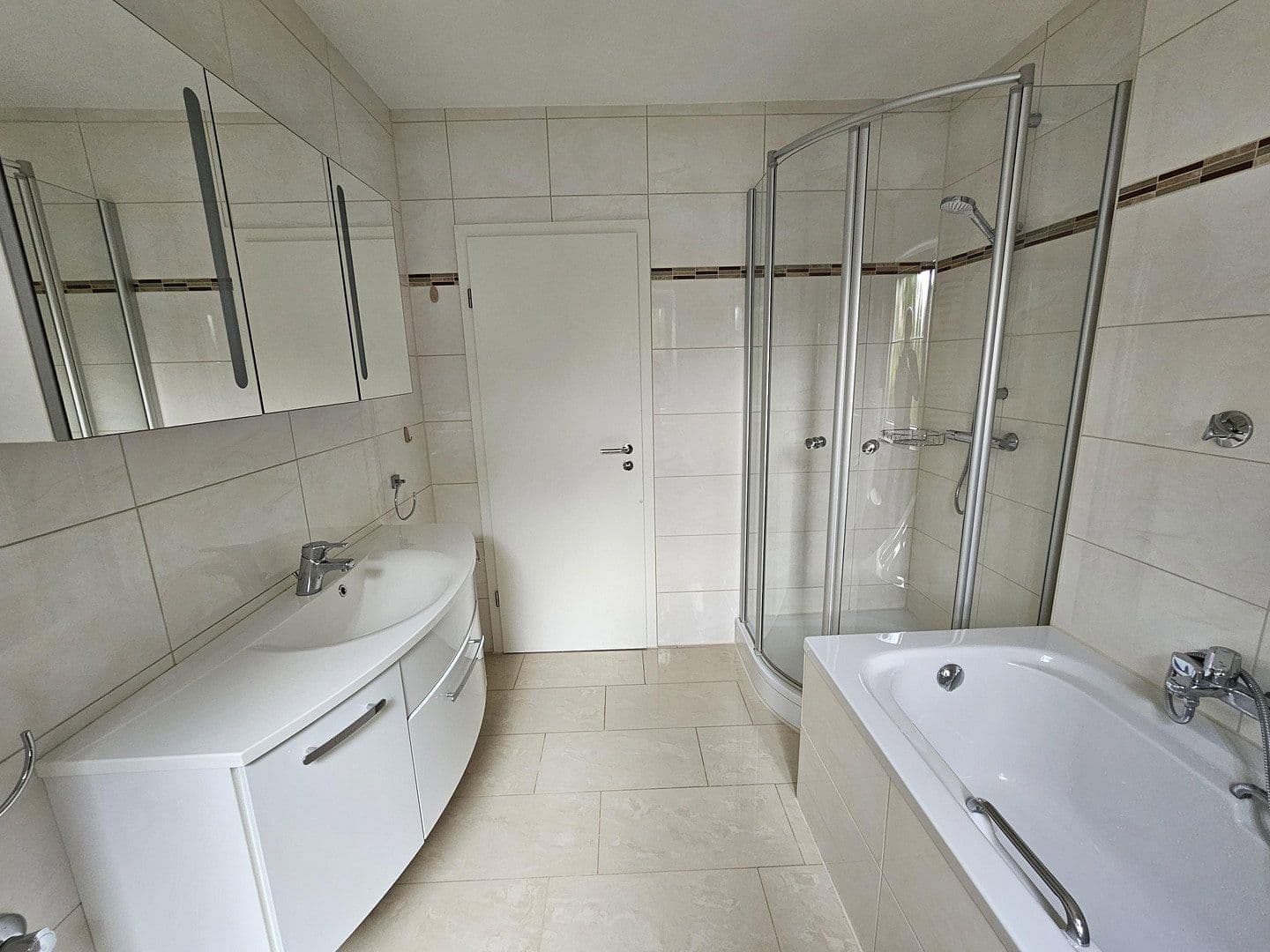 Pronájem bytu 3+1 101 m², Gladbeck, Severní Porýní-Vestfálsko Pronájem bytu 3+1 101 m², Gladbeck, Severní Porýní-Vestfálsko