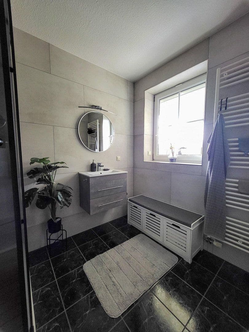 Prodej bytu 4+1 93 m², Schwarzenberg/Erzgebirge, Sasko Prodej bytu 4+1 93 m², Schwarzenberg/Erzgebirge, Sasko