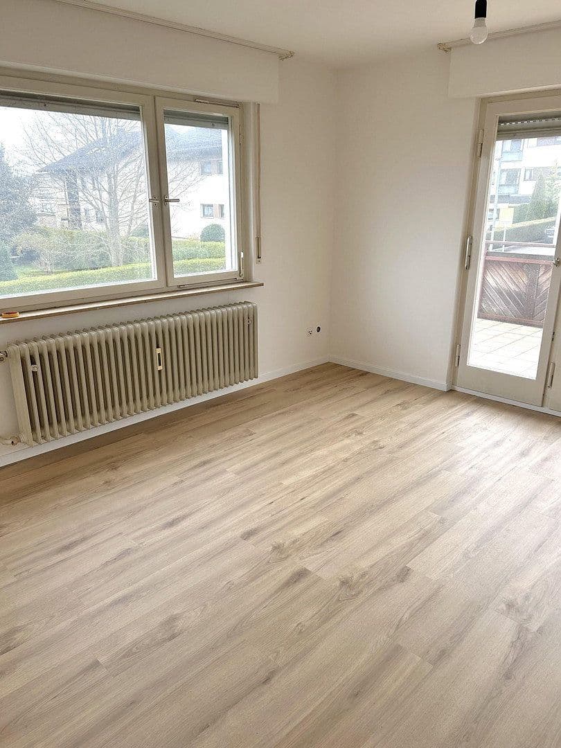 Pronájem bytu 4+1 100 m², Lärchenstr. 31, Birkenfeld, Bádensko-Württembersko Pronájem bytu 4+1 100 m², Lärchenstr. 31, Birkenfeld, Bádensko-Württembersko