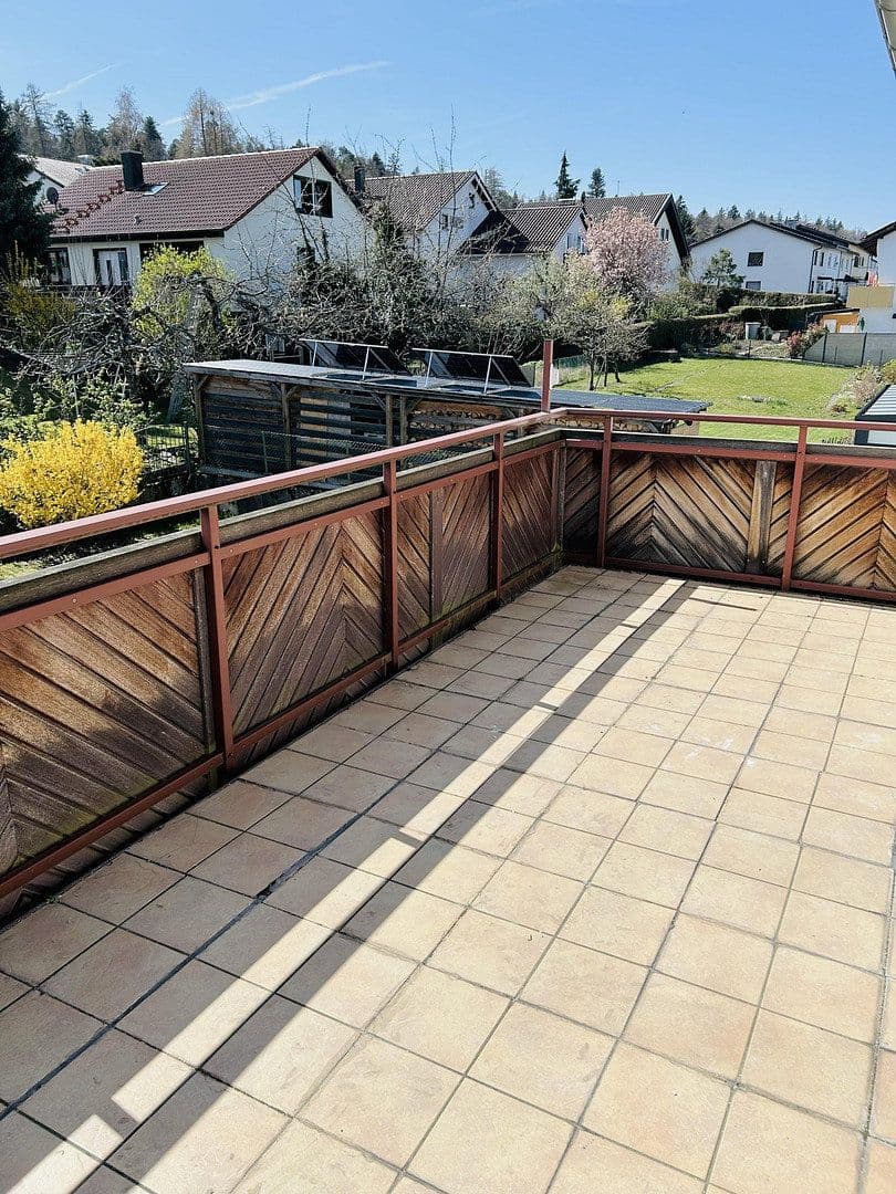 Pronájem bytu 4+1 100 m², Lärchenstr. 31, Birkenfeld, Bádensko-Württembersko Pronájem bytu 4+1 100 m², Lärchenstr. 31, Birkenfeld, Bádensko-Württembersko