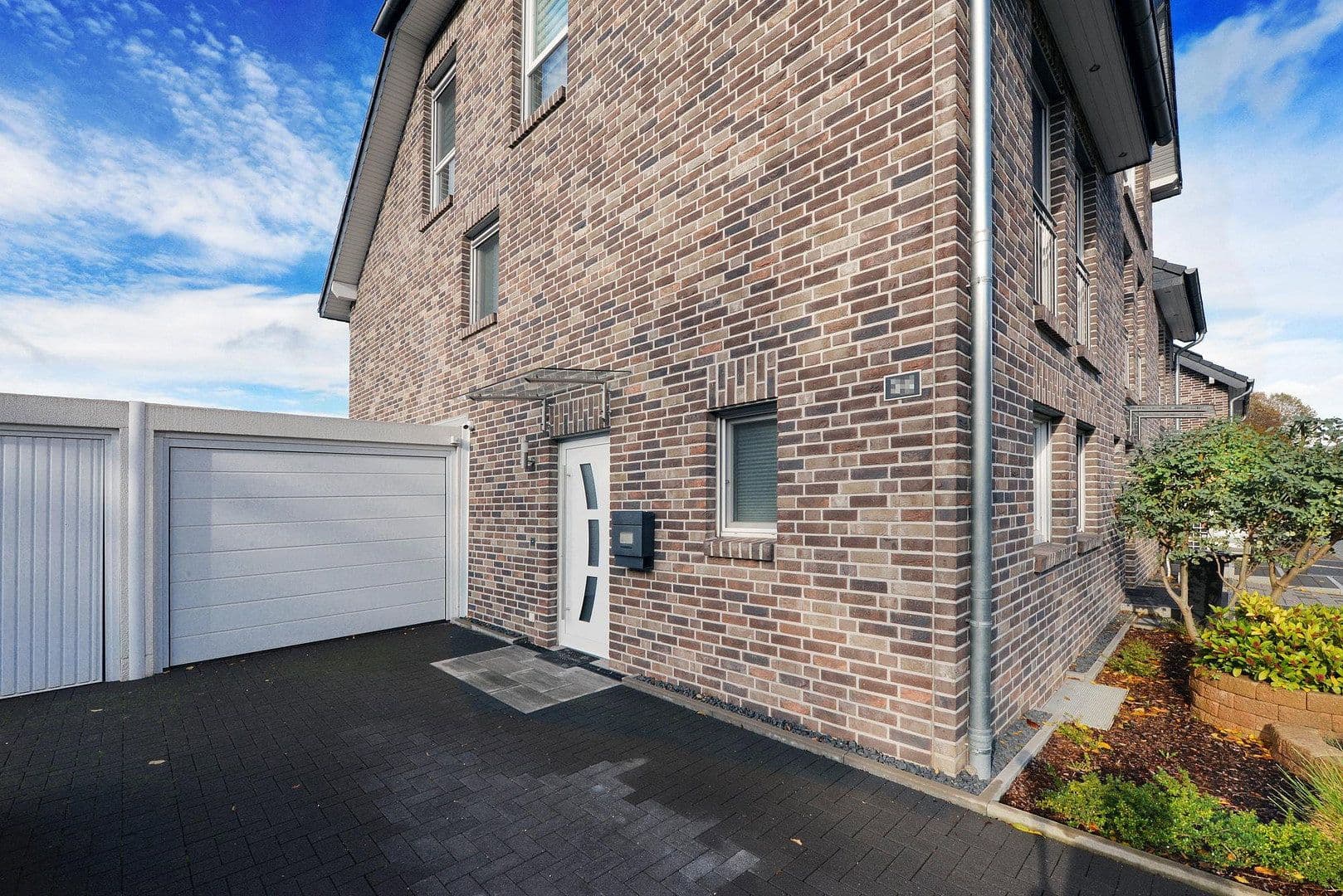 Prodej domu 119 m², pozemek 345 m², Günterstr. 56, Duisburg, Severní Porýní-Vestfálsko Prodej domu 119 m², pozemek 345 m², Günterstr. 56, Duisburg, Severní Porýní-Vestfálsko