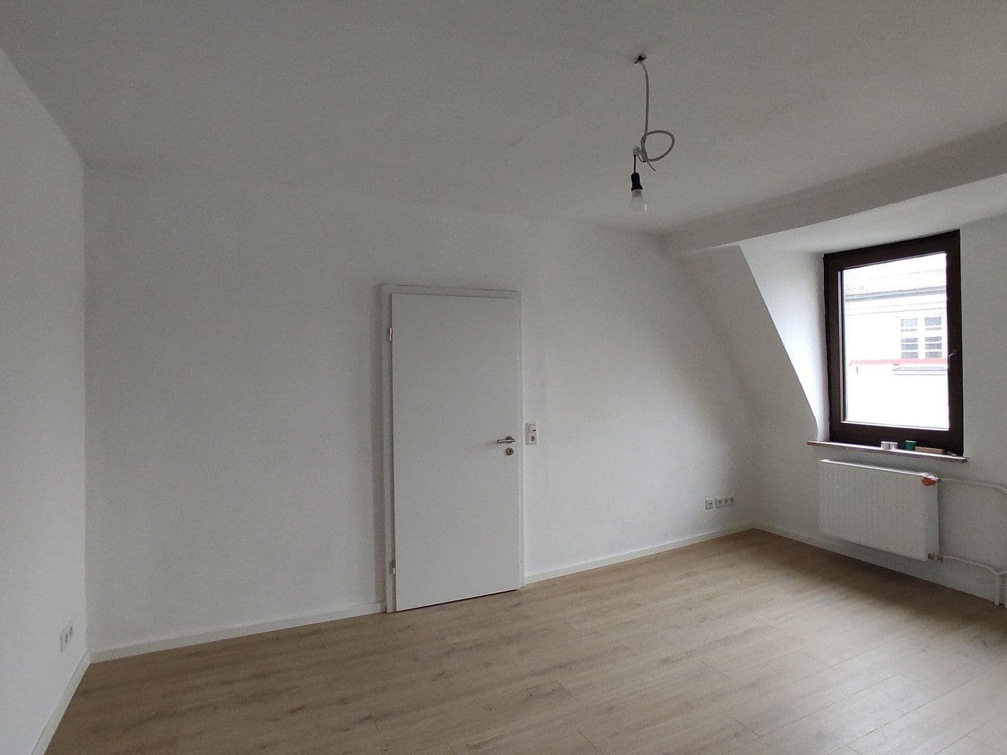 Pronájem bytu 5+1 114 m², Feuerbachstrasse, Ansbach, Bavorsko Pronájem bytu 5+1 114 m², Feuerbachstrasse, Ansbach, Bavorsko