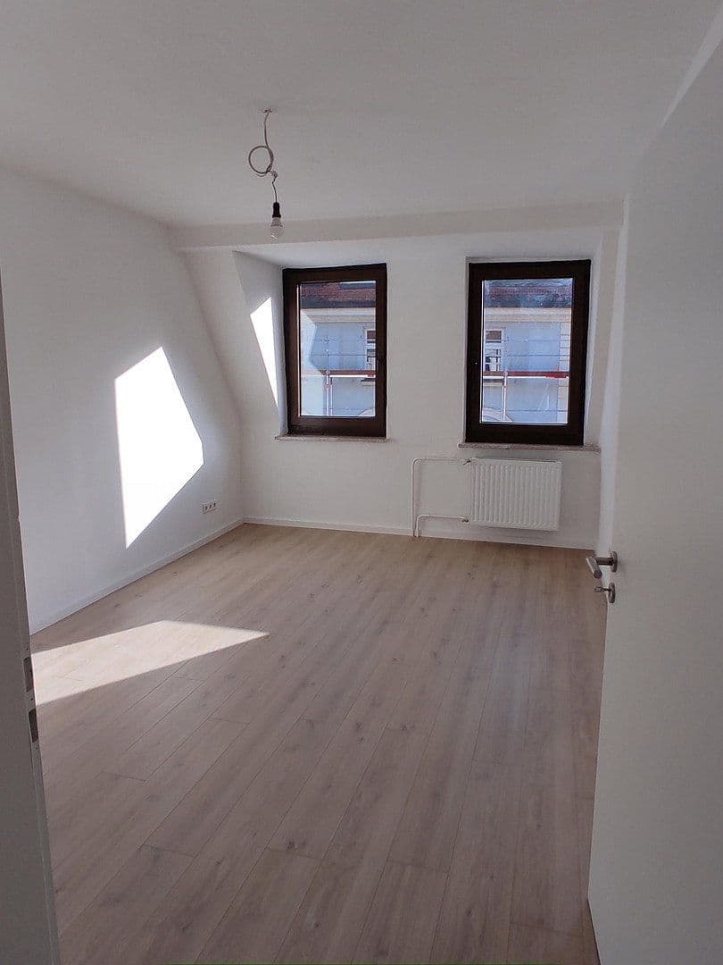 Pronájem bytu 5+1 114 m², Feuerbachstrasse, Ansbach, Bavorsko Pronájem bytu 5+1 114 m², Feuerbachstrasse, Ansbach, Bavorsko