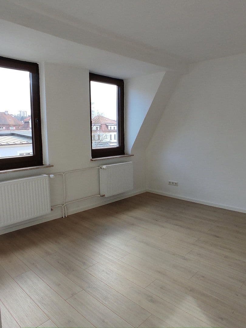 Pronájem bytu 5+1 114 m², Feuerbachstrasse, Ansbach, Bavorsko Pronájem bytu 5+1 114 m², Feuerbachstrasse, Ansbach, Bavorsko