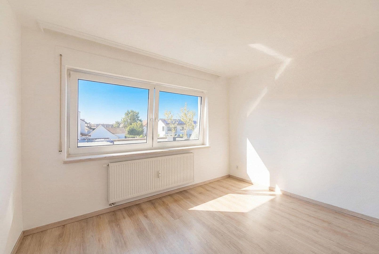 Pronájem bytu 4+kk 109 m², Plankstadt, Bádensko-Württembersko Pronájem bytu 4+kk 109 m², Plankstadt, Bádensko-Württembersko