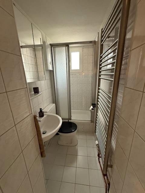 Pronájem bytu 1+1 32 m², Burghofstr. 52, Düsseldorf, Severní Porýní-Vestfálsko Pronájem bytu 1+1 32 m², Burghofstr. 52, Düsseldorf, Severní Porýní-Vestfálsko