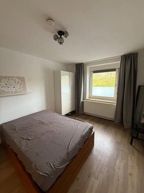 Pronájem bytu 1+1 32 m², Burghofstr. 52, Düsseldorf, Severní Porýní-Vestfálsko Pronájem bytu 1+1 32 m², Burghofstr. 52, Düsseldorf, Severní Porýní-Vestfálsko