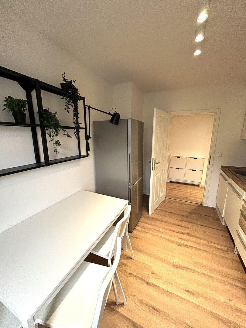 Pronájem bytu 3+1 62 m², Lüneburger Strasse 2a, München, Bavorsko Pronájem bytu 3+1 62 m², Lüneburger Strasse 2a, München, Bavorsko