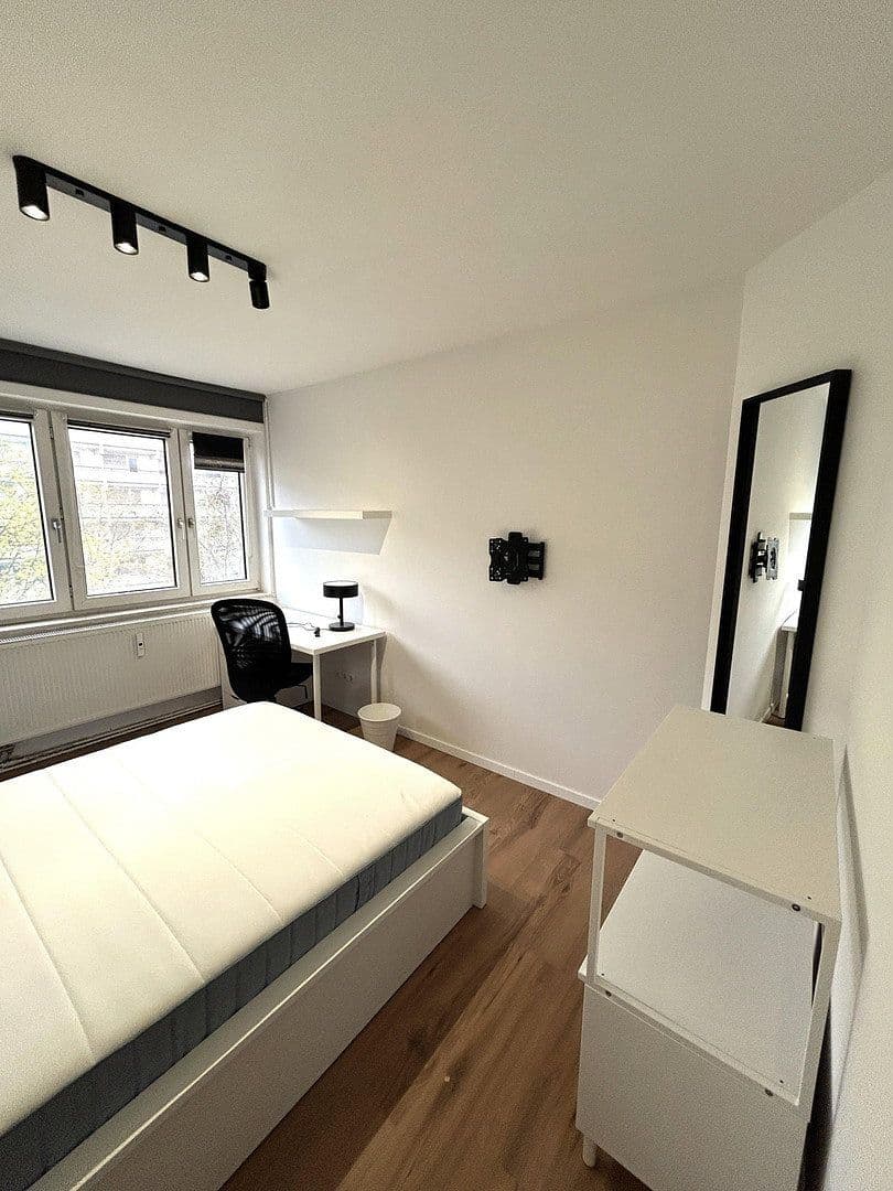 Pronájem bytu 3+1 62 m², Lüneburger Strasse 2a, München, Bavorsko Pronájem bytu 3+1 62 m², Lüneburger Strasse 2a, München, Bavorsko