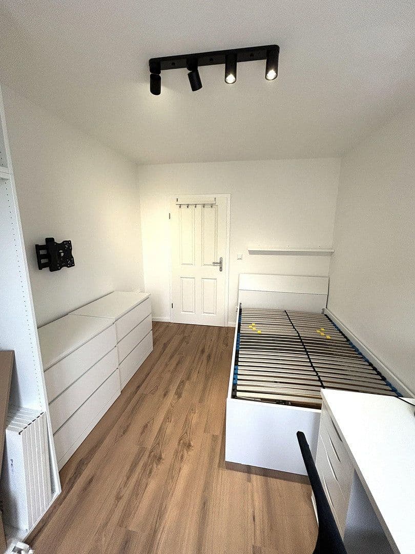 Pronájem bytu 3+1 62 m², Lüneburger Strasse 2a, München, Bavorsko Pronájem bytu 3+1 62 m², Lüneburger Strasse 2a, München, Bavorsko