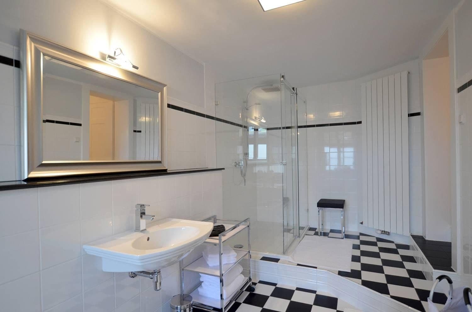 Pronájem bytu 3+1 85 m², Hauptstr. 561, Königswinter, Severní Porýní-Vestfálsko Pronájem bytu 3+1 85 m², Hauptstr. 561, Königswinter, Severní Porýní-Vestfálsko