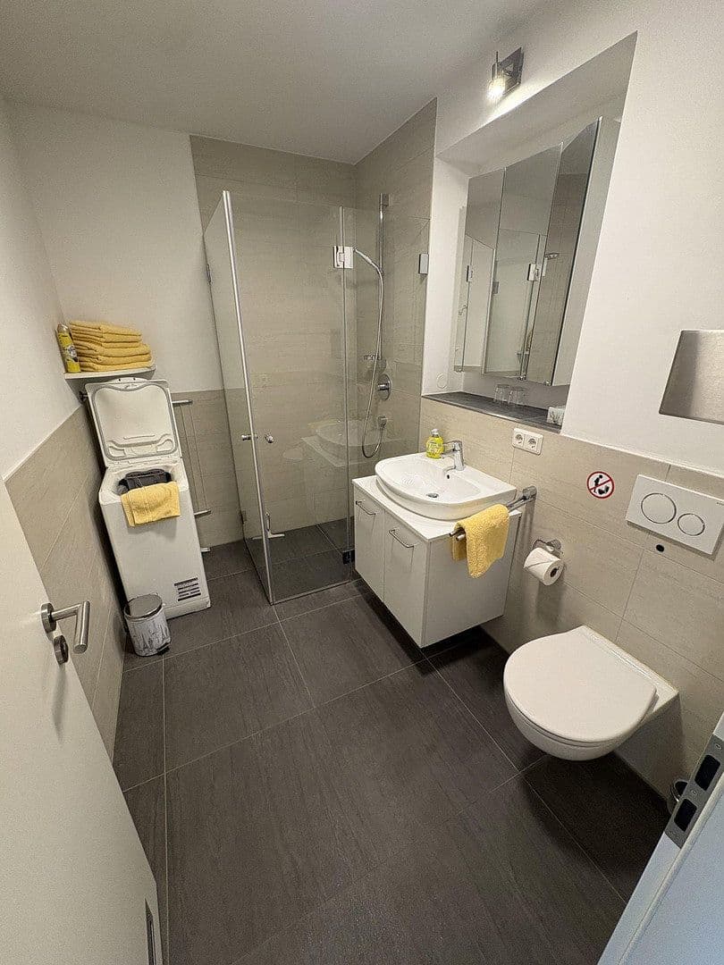 Pronájem bytu 2+1 56 m², Hanfelder Straße 7a, Gauting OT-Oberbrunn, Bavorsko Pronájem bytu 2+1 56 m², Hanfelder Straße 7a, Gauting OT-Oberbrunn, Bavorsko