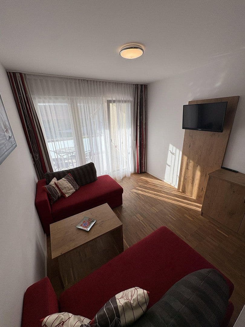 Pronájem bytu 2+1 56 m², Hanfelder Straße 7a, Gauting OT-Oberbrunn, Bavorsko Pronájem bytu 2+1 56 m², Hanfelder Straße 7a, Gauting OT-Oberbrunn, Bavorsko