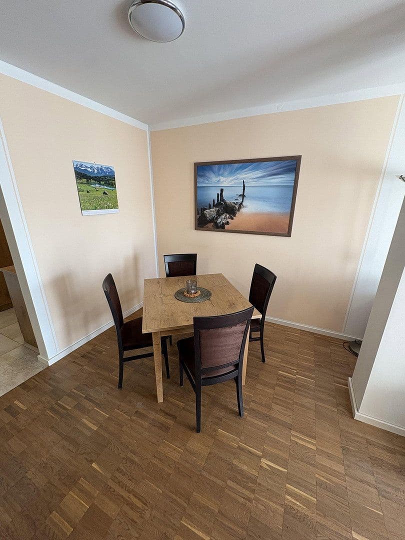 Pronájem bytu 2+1 56 m², Hanfelder Straße 7a, Gauting OT-Oberbrunn, Bavorsko Pronájem bytu 2+1 56 m², Hanfelder Straße 7a, Gauting OT-Oberbrunn, Bavorsko