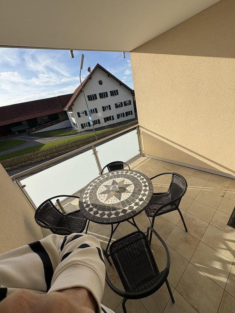 Pronájem bytu 2+1 56 m², Hanfelder Straße 7a, Gauting OT-Oberbrunn, Bavorsko Pronájem bytu 2+1 56 m², Hanfelder Straße 7a, Gauting OT-Oberbrunn, Bavorsko