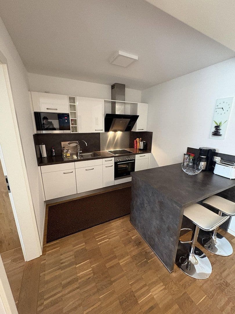 Pronájem bytu 2+1 56 m², Hanfelder Straße 7a, Gauting OT-Oberbrunn, Bavorsko Pronájem bytu 2+1 56 m², Hanfelder Straße 7a, Gauting OT-Oberbrunn, Bavorsko