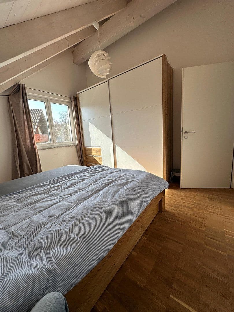 Pronájem bytu 4+1 116 m², Hanfelder Str. 7a, Oberbrunn, Bavorsko Pronájem bytu 4+1 116 m², Hanfelder Str. 7a, Oberbrunn, Bavorsko