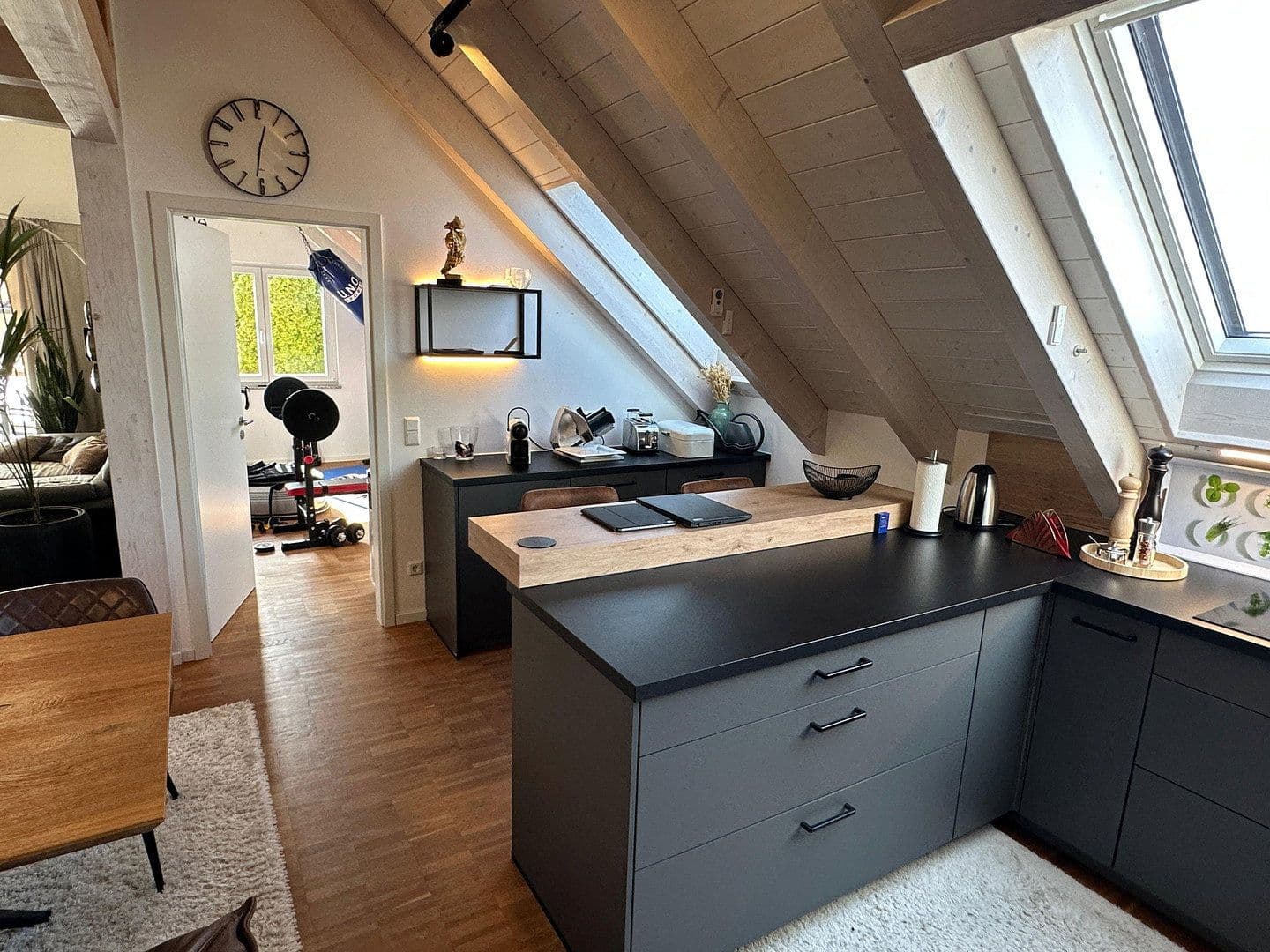 Pronájem bytu 4+1 116 m², Hanfelder Str. 7a, Oberbrunn, Bavorsko Pronájem bytu 4+1 116 m², Hanfelder Str. 7a, Oberbrunn, Bavorsko