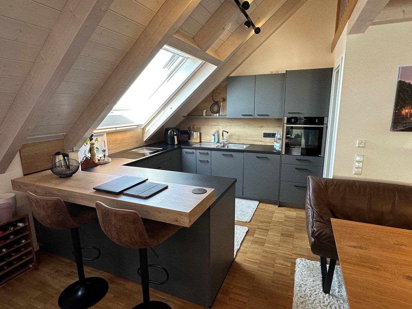 Pronájem bytu 4+1 116 m², Hanfelder Str. 7a, Oberbrunn, Bavorsko Pronájem bytu 4+1 116 m², Hanfelder Str. 7a, Oberbrunn, Bavorsko