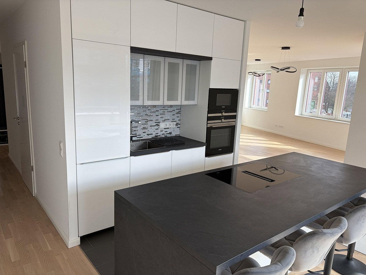 Prodej bytu 4+1 128 m², Bluecherstrasse 5, Hamburg, Hamburg Prodej bytu 4+1 128 m², Bluecherstrasse 5, Hamburg, Hamburg