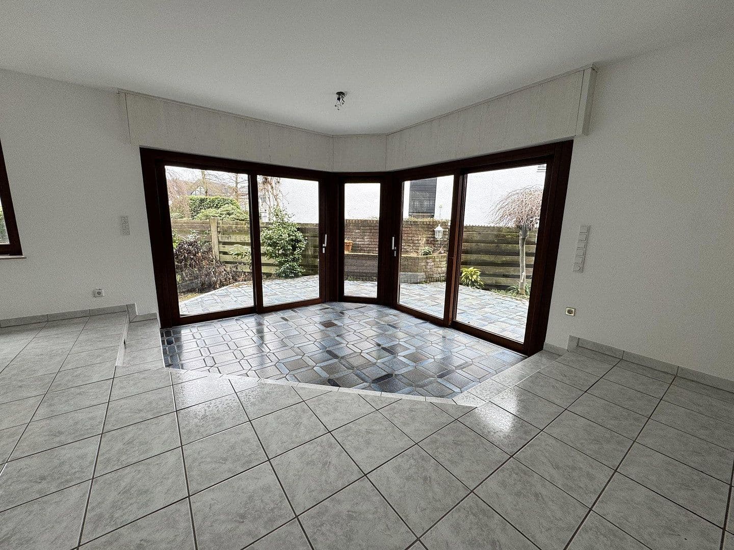 Pronájem bytu 3+1 109 m², Drosselweg 47, Bergisch Gladbach, Severní Porýní-Vestfálsko Pronájem bytu 3+1 109 m², Drosselweg 47, Bergisch Gladbach, Severní Porýní-Vestfálsko