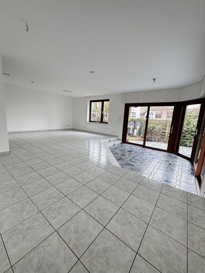 Pronájem bytu 3+1 109 m², Drosselweg 47, Bergisch Gladbach, Severní Porýní-Vestfálsko Pronájem bytu 3+1 109 m², Drosselweg 47, Bergisch Gladbach, Severní Porýní-Vestfálsko