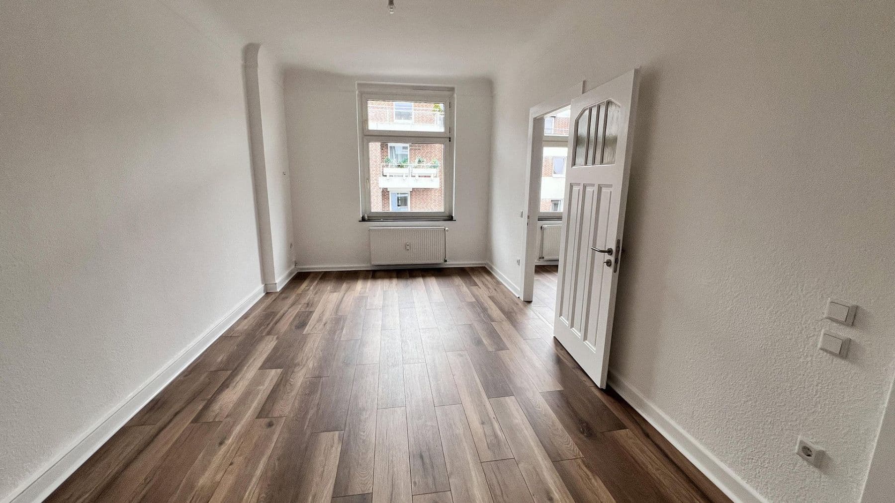 Pronájem bytu 2+1 66 m², Düsseldorf, Severní Porýní-Vestfálsko Pronájem bytu 2+1 66 m², Düsseldorf, Severní Porýní-Vestfálsko