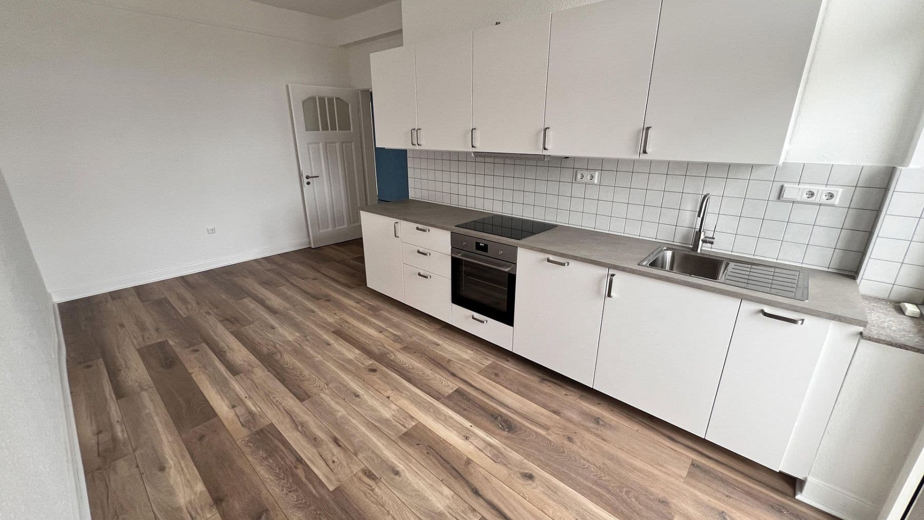 Pronájem bytu 2+1 66 m², Düsseldorf, Severní Porýní-Vestfálsko Pronájem bytu 2+1 66 m², Düsseldorf, Severní Porýní-Vestfálsko