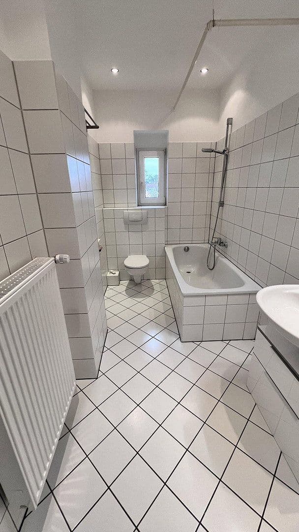 Pronájem bytu 2+1 66 m², Düsseldorf, Severní Porýní-Vestfálsko Pronájem bytu 2+1 66 m², Düsseldorf, Severní Porýní-Vestfálsko