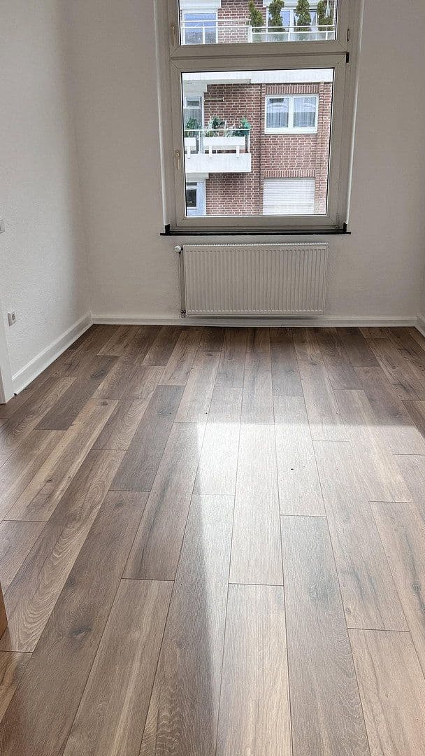 Pronájem bytu 2+1 66 m², Düsseldorf, Severní Porýní-Vestfálsko Pronájem bytu 2+1 66 m², Düsseldorf, Severní Porýní-Vestfálsko