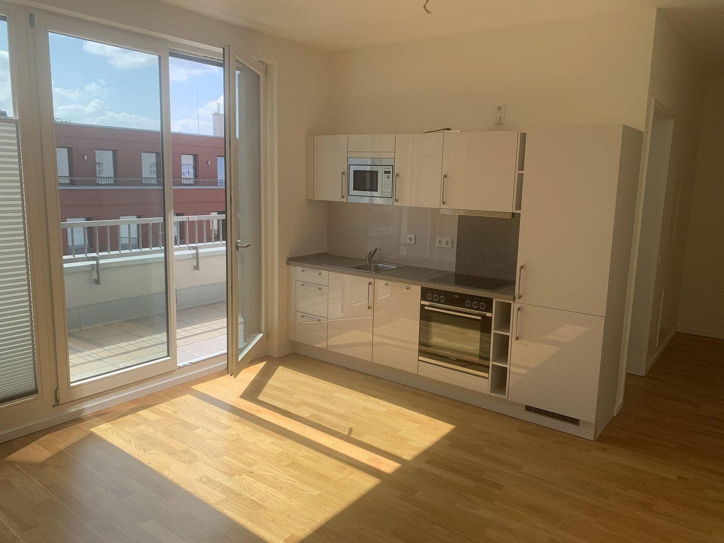 Pronájem bytu 1+1 40 m², Genthinerstraße 44, Berlin, Berlín Pronájem bytu 1+1 40 m², Genthinerstraße 44, Berlin, Berlín