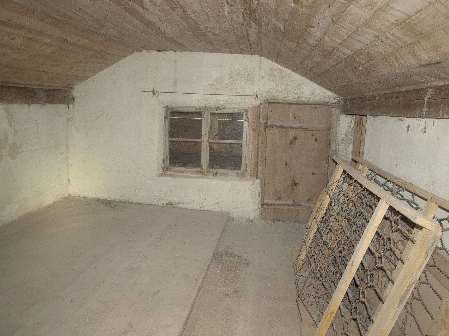 Prodej domu 60 m², pozemek 11.475 m², Adlkofen, Bavorsko Prodej domu 60 m², pozemek 11.475 m², Adlkofen, Bavorsko