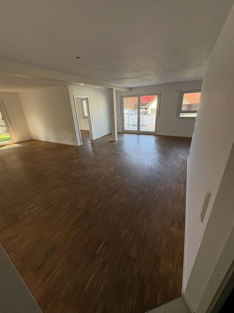 Pronájem bytu 3+1 60 m², Maderbräustraße 5, München, Bavorsko Pronájem bytu 3+1 60 m², Maderbräustraße 5, München, Bavorsko