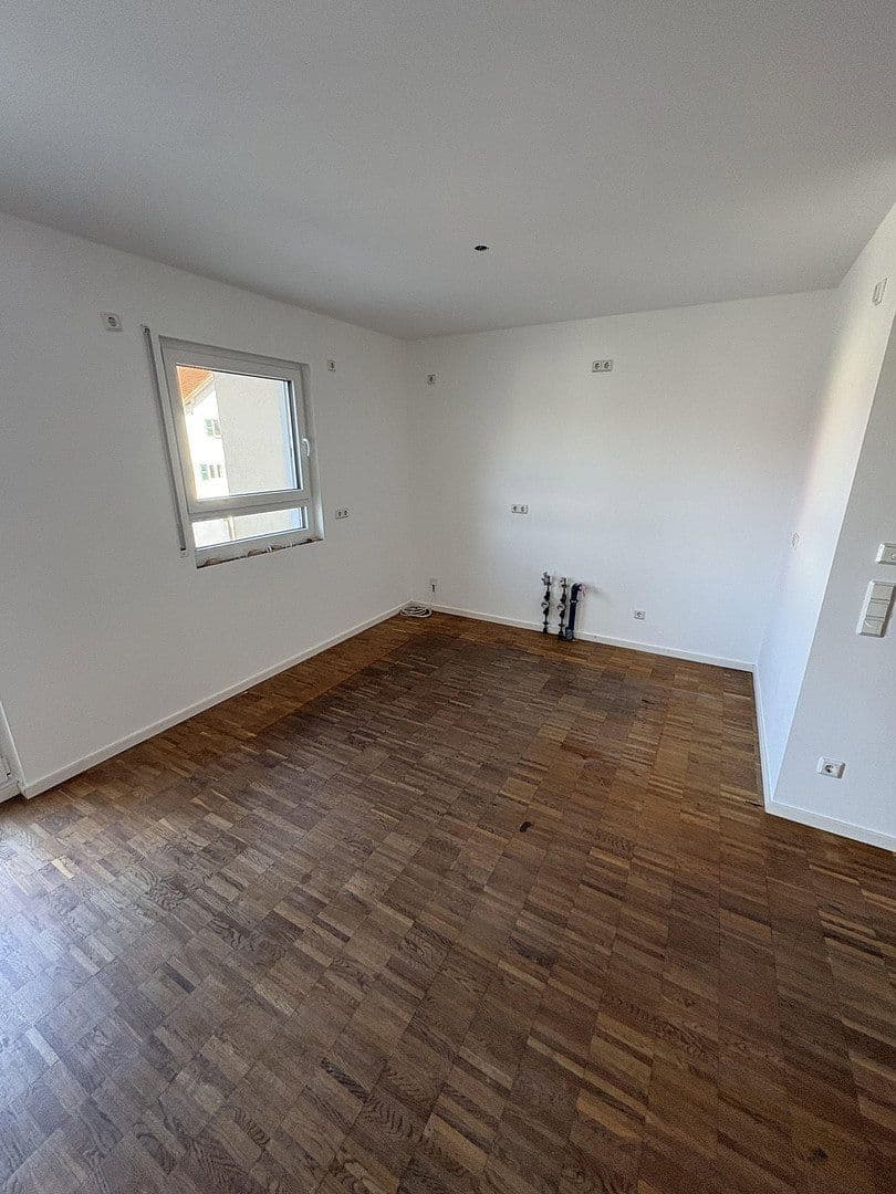 Pronájem bytu 3+1 60 m², Maderbräustraße 5, München, Bavorsko Pronájem bytu 3+1 60 m², Maderbräustraße 5, München, Bavorsko
