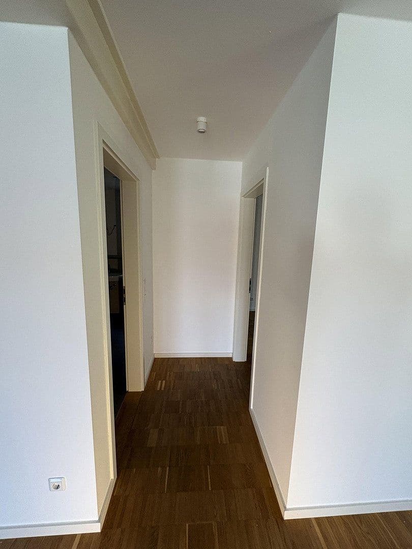 Pronájem bytu 3+1 60 m², Maderbräustraße 5, München, Bavorsko Pronájem bytu 3+1 60 m², Maderbräustraße 5, München, Bavorsko