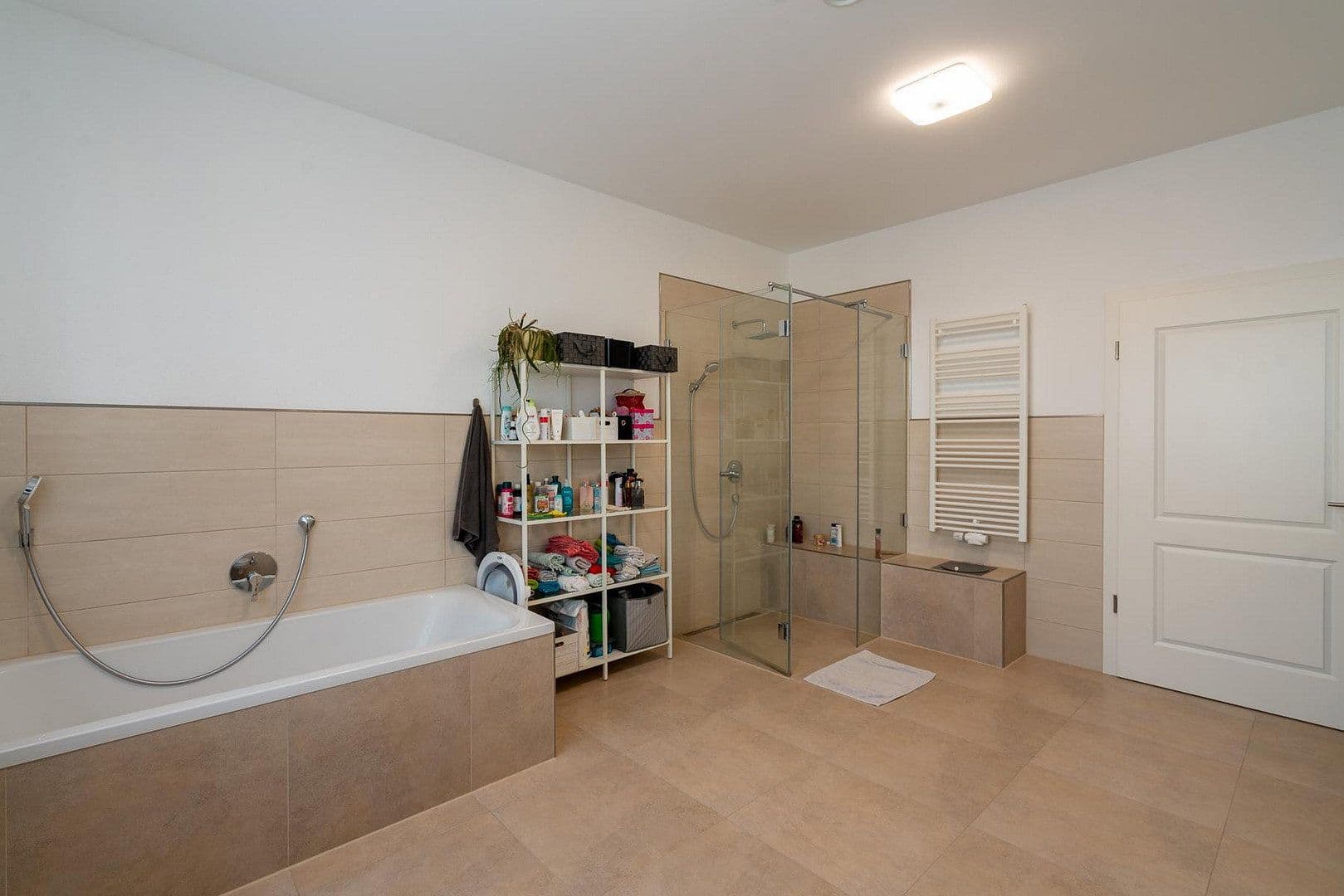 Prodej domu 315 m², pozemek 727 m², Satteldorf, Bádensko-Württembersko Prodej domu 315 m², pozemek 727 m², Satteldorf, Bádensko-Württembersko