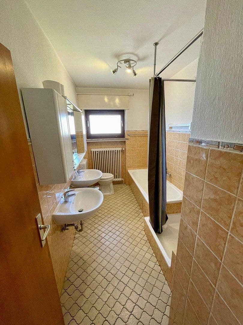 Prodej domu 210 m², pozemek 916 m², Uetze, Dolní Sasko Prodej domu 210 m², pozemek 916 m², Uetze, Dolní Sasko