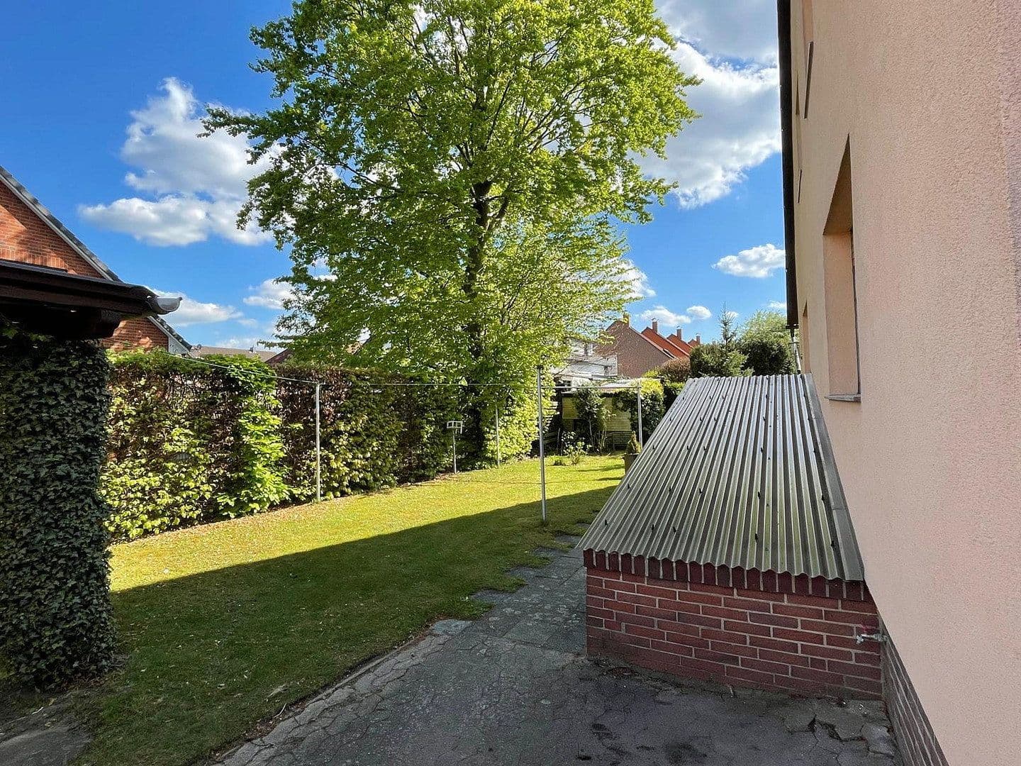 Prodej domu 210 m², pozemek 916 m², Uetze, Dolní Sasko Prodej domu 210 m², pozemek 916 m², Uetze, Dolní Sasko