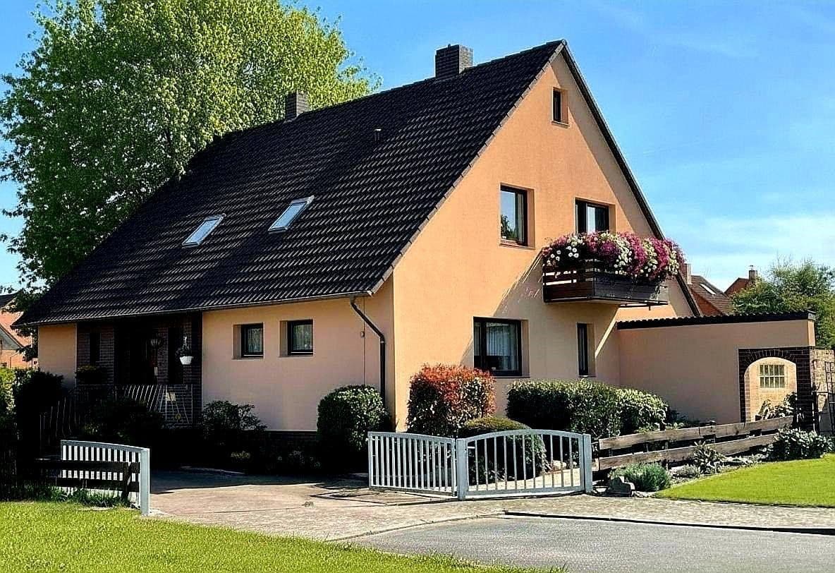 Prodej domu 210 m², pozemek 916 m², Uetze, Dolní Sasko Prodej domu 210 m², pozemek 916 m², Uetze, Dolní Sasko