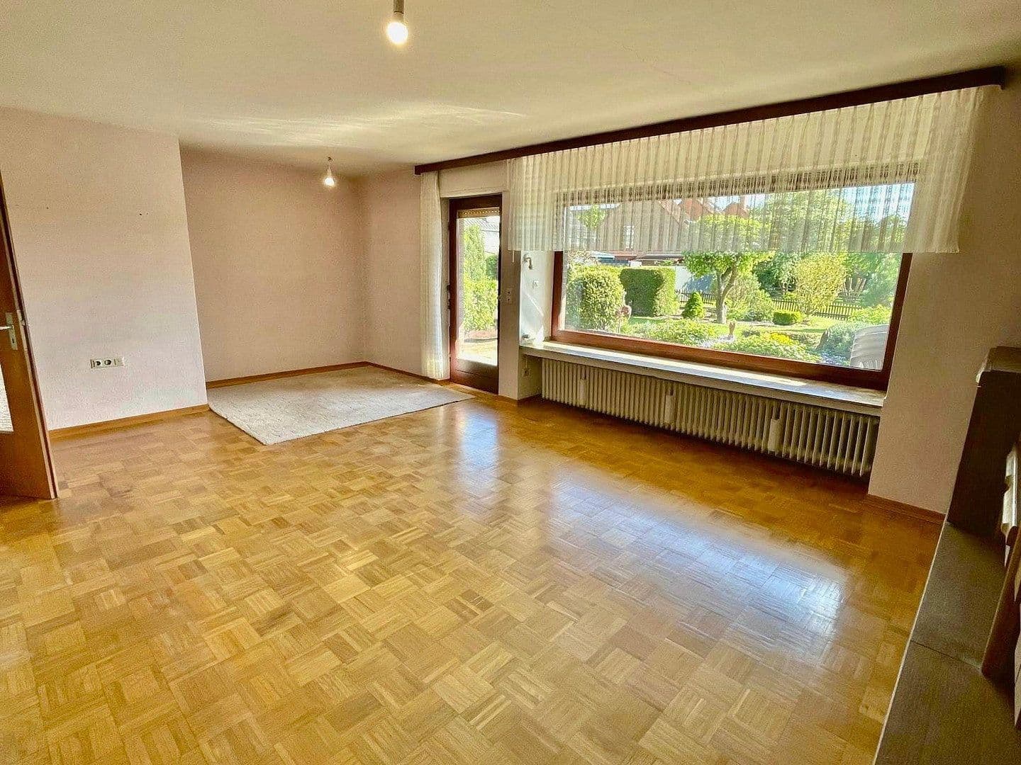 Prodej domu 210 m², pozemek 916 m², Uetze, Dolní Sasko Prodej domu 210 m², pozemek 916 m², Uetze, Dolní Sasko