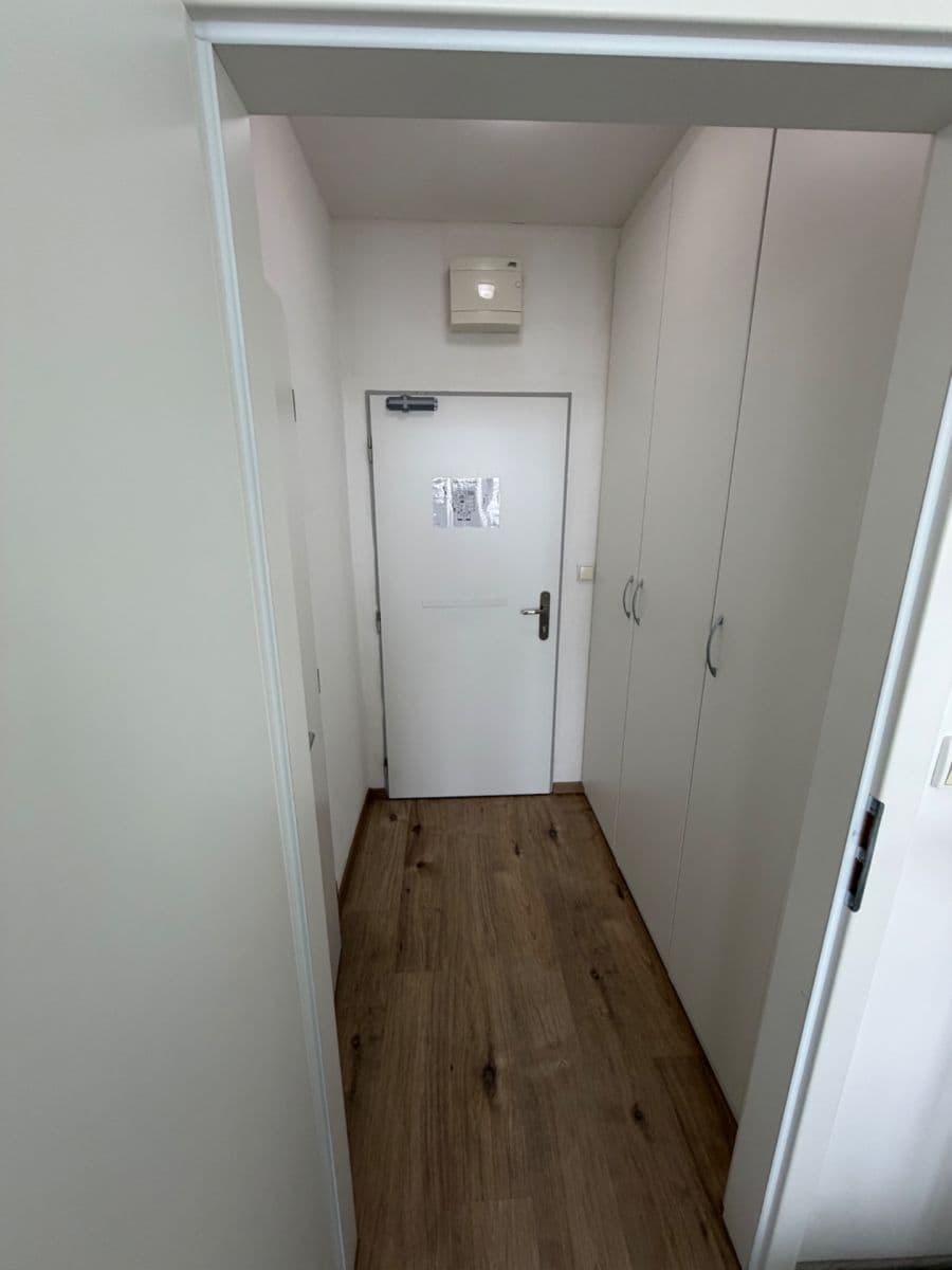 Pronájem bytu 1+kk 24 m², Hornoměcholupská, Praha, Praha Pronájem bytu 1+kk 24 m², Hornoměcholupská, Praha, Praha