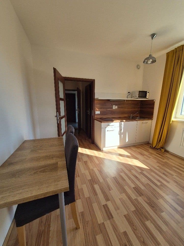 Pronájem bytu 1+kk 24 m², Freyova, Praha, Praha Pronájem bytu 1+kk 24 m², Freyova, Praha, Praha