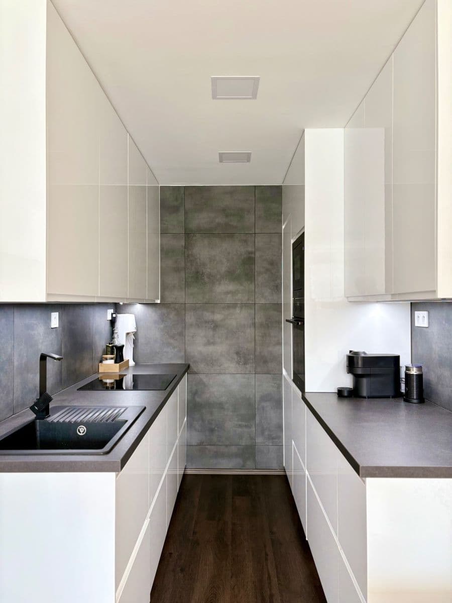 Prodej bytu 2+kk 43 m², Neapolská, Praha, Praha Prodej bytu 2+kk 43 m², Neapolská, Praha, Praha