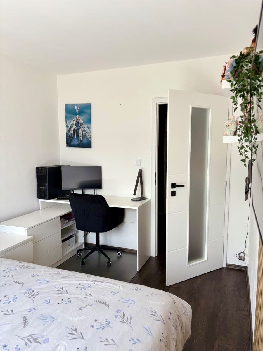 Prodej bytu 2+kk 43 m², Neapolská, Praha, Praha Prodej bytu 2+kk 43 m², Neapolská, Praha, Praha