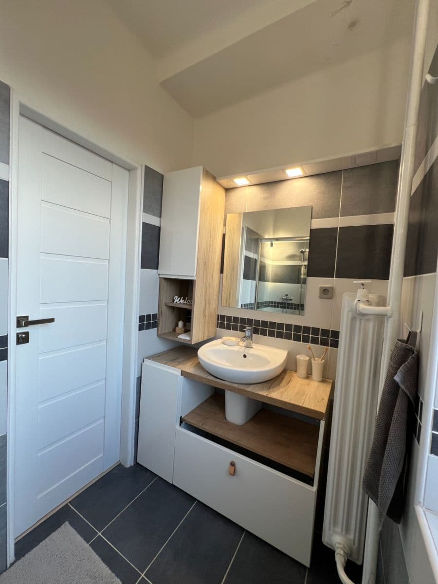 Pronájem domu 90 m², pozemek 254 m², 28. října, Opava, Moravskoslezský kraj Pronájem domu 90 m², pozemek 254 m², 28. října, Opava, Moravskoslezský kraj