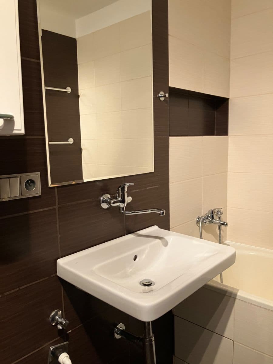 Prodej bytu 3+1 92 m², Aubrechtové, Praha, Praha Prodej bytu 3+1 92 m², Aubrechtové, Praha, Praha