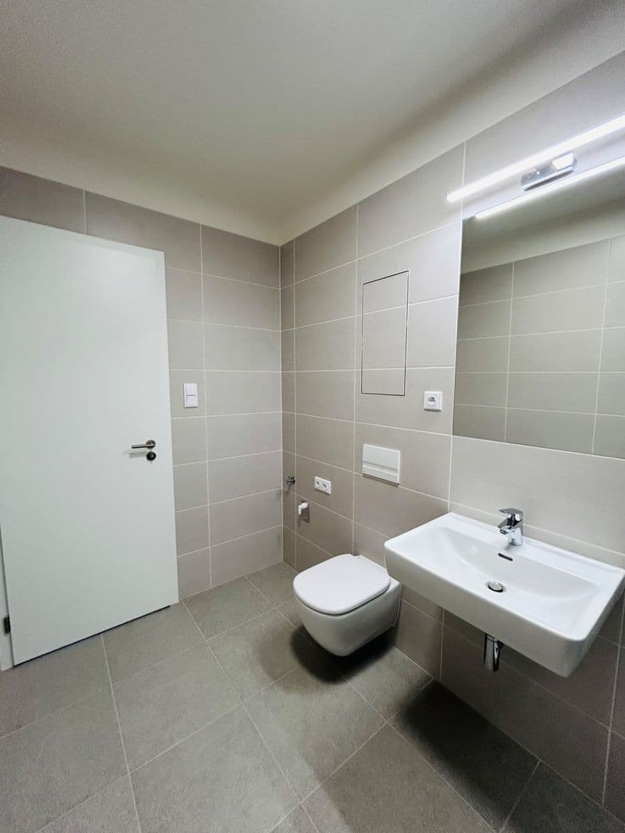 Pronájem bytu 2+kk 52 m², Pod Harfou, Praha, Praha Pronájem bytu 2+kk 52 m², Pod Harfou, Praha, Praha